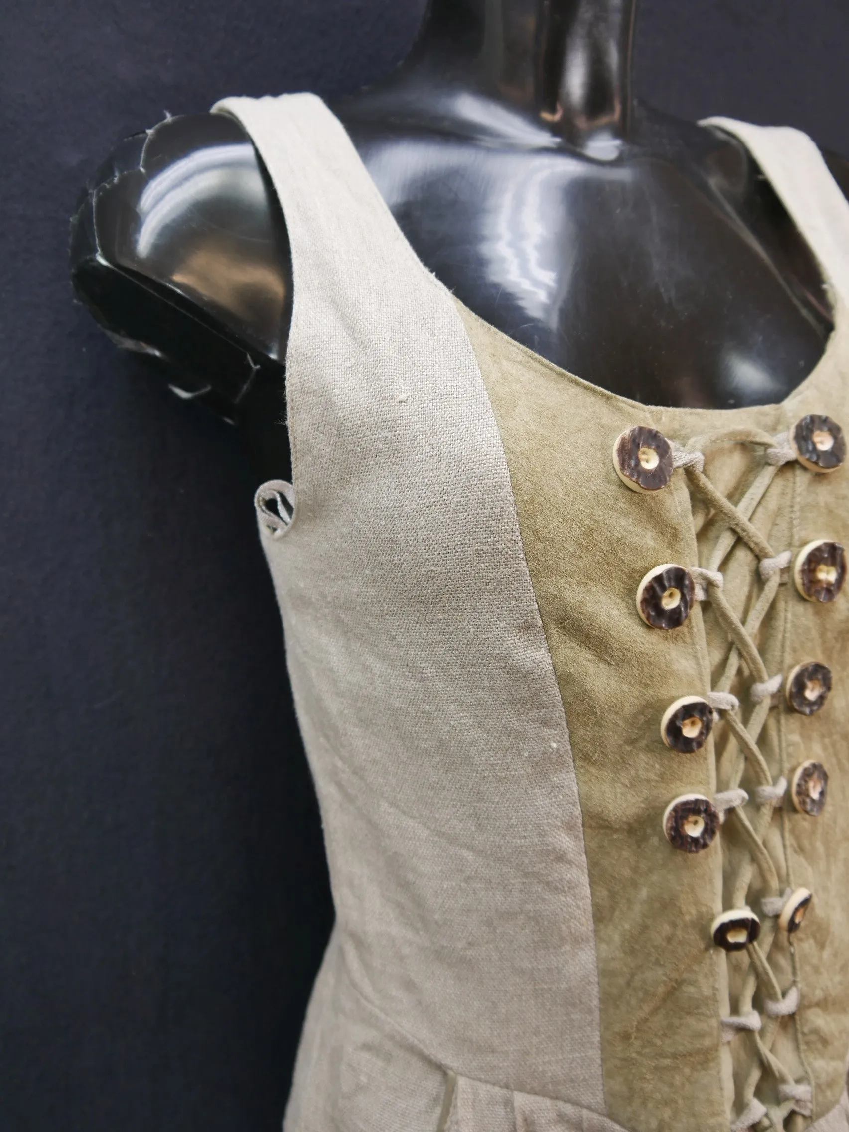 Distler Original beige mit Schürung fesches Landhaus Kleid Trachtenkleid Gr.36