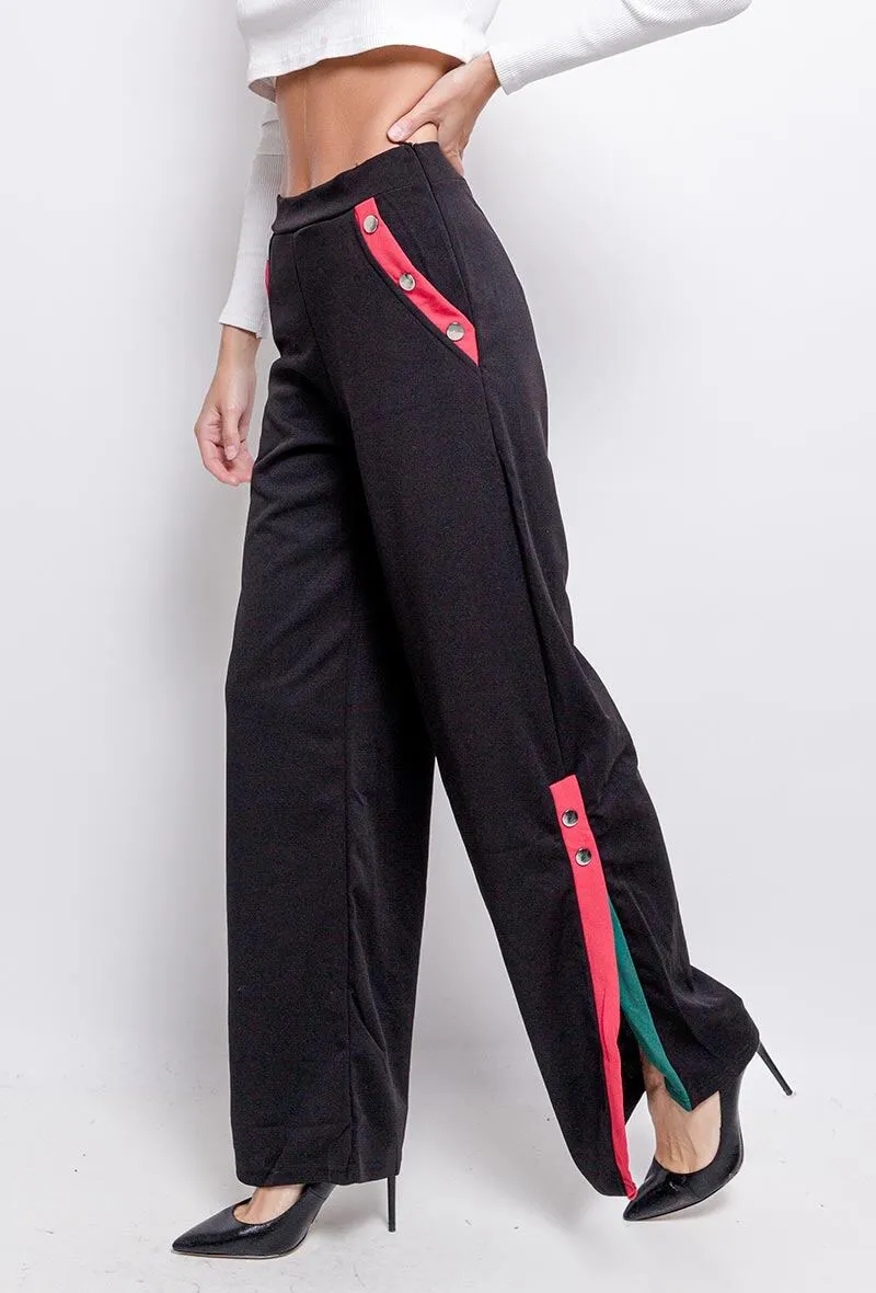 Fluid pants with slit on the side