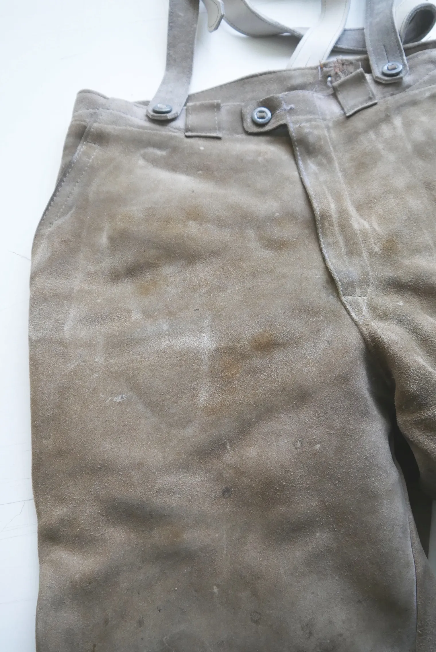 Kniebund Lederhose schweres Wildleder dick und stabil in braun mit Träger Gr.50