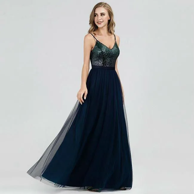 Pailletten Abendkleid mit Spaghettitrgern und V-Ausschnitt