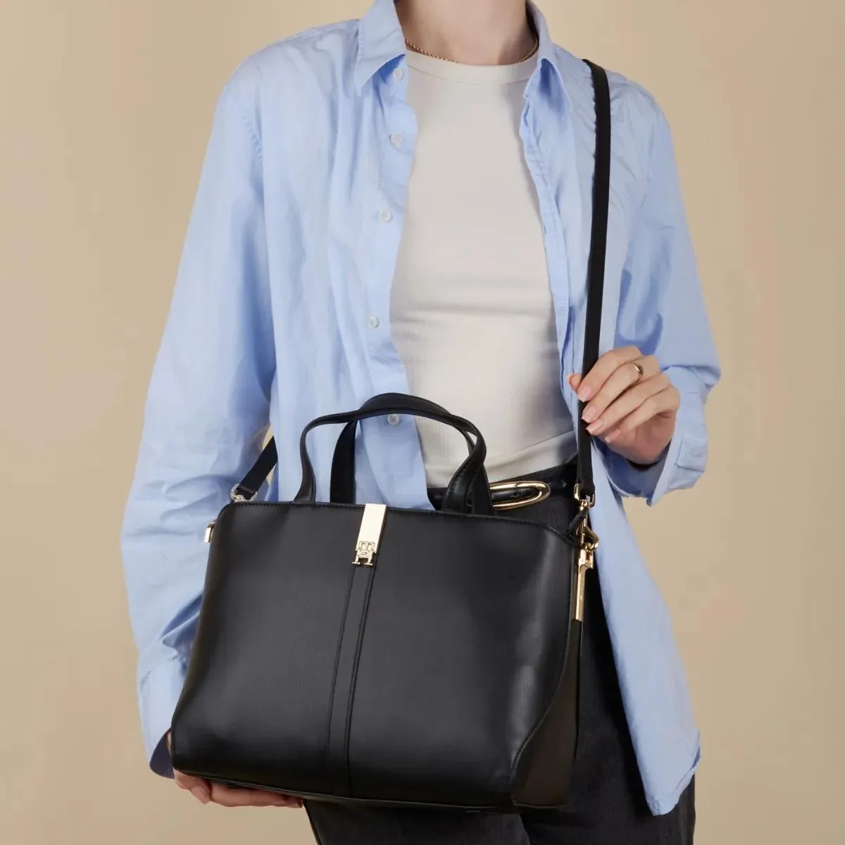   Tommy Hilfiger  Tommy Hilfiger Heritage Schwarz Handtasche AW0AW16 Schwarz  Crossbody Bag 